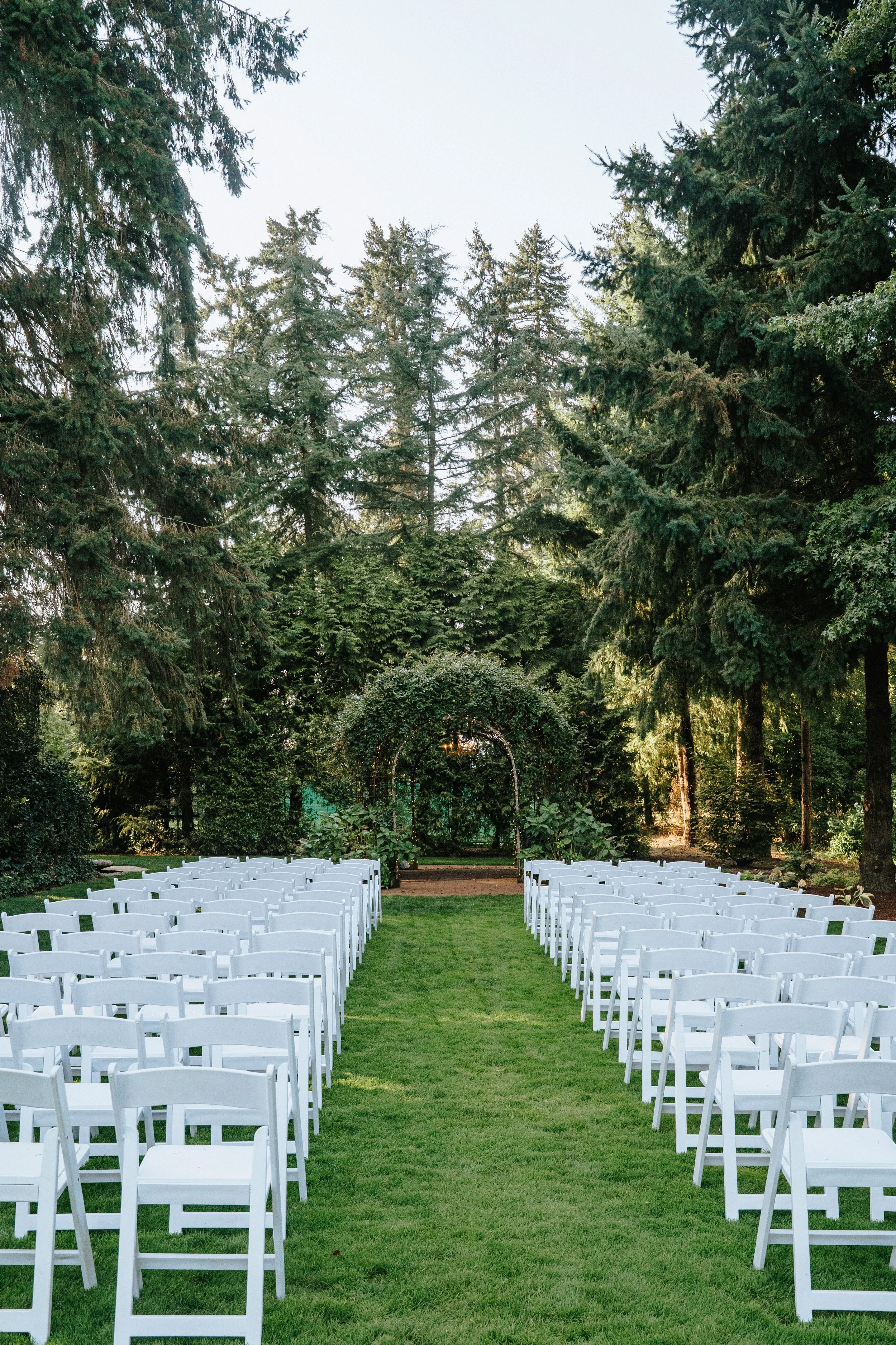 gardens-at-riverside-wedding-ceremony-river-albany-oregon.jpg