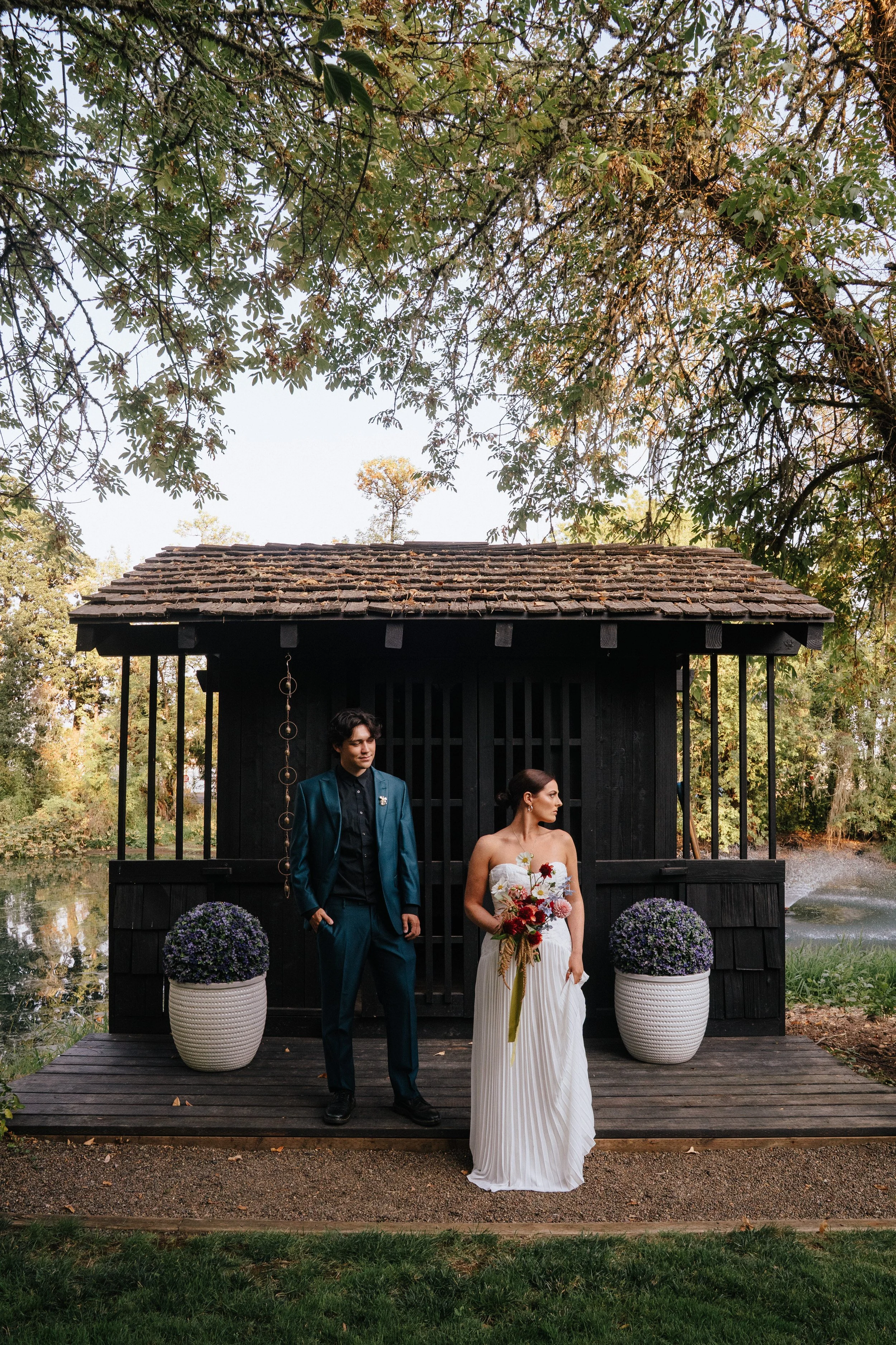 Columbia-Gorge-Modern-Wedding-Photographer