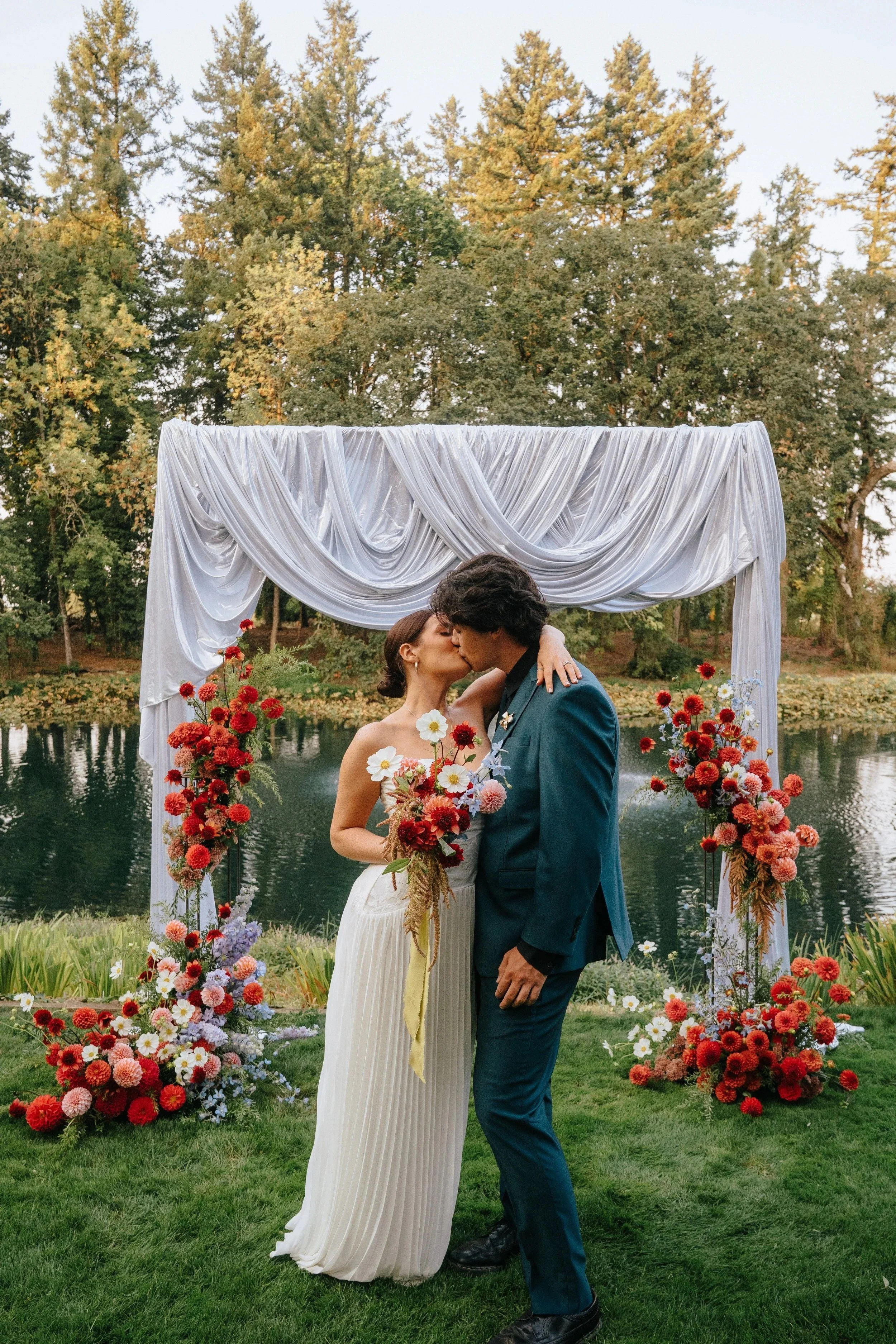 Editorial wedding photographer in eugene oregon