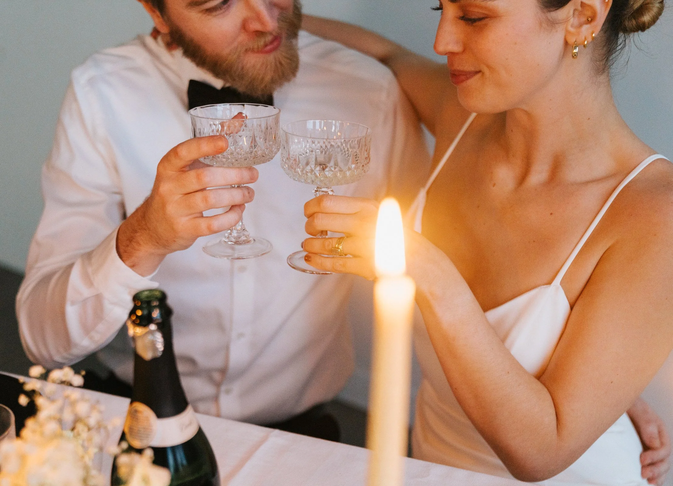 Editorial wedding photos based in Portland Oregon