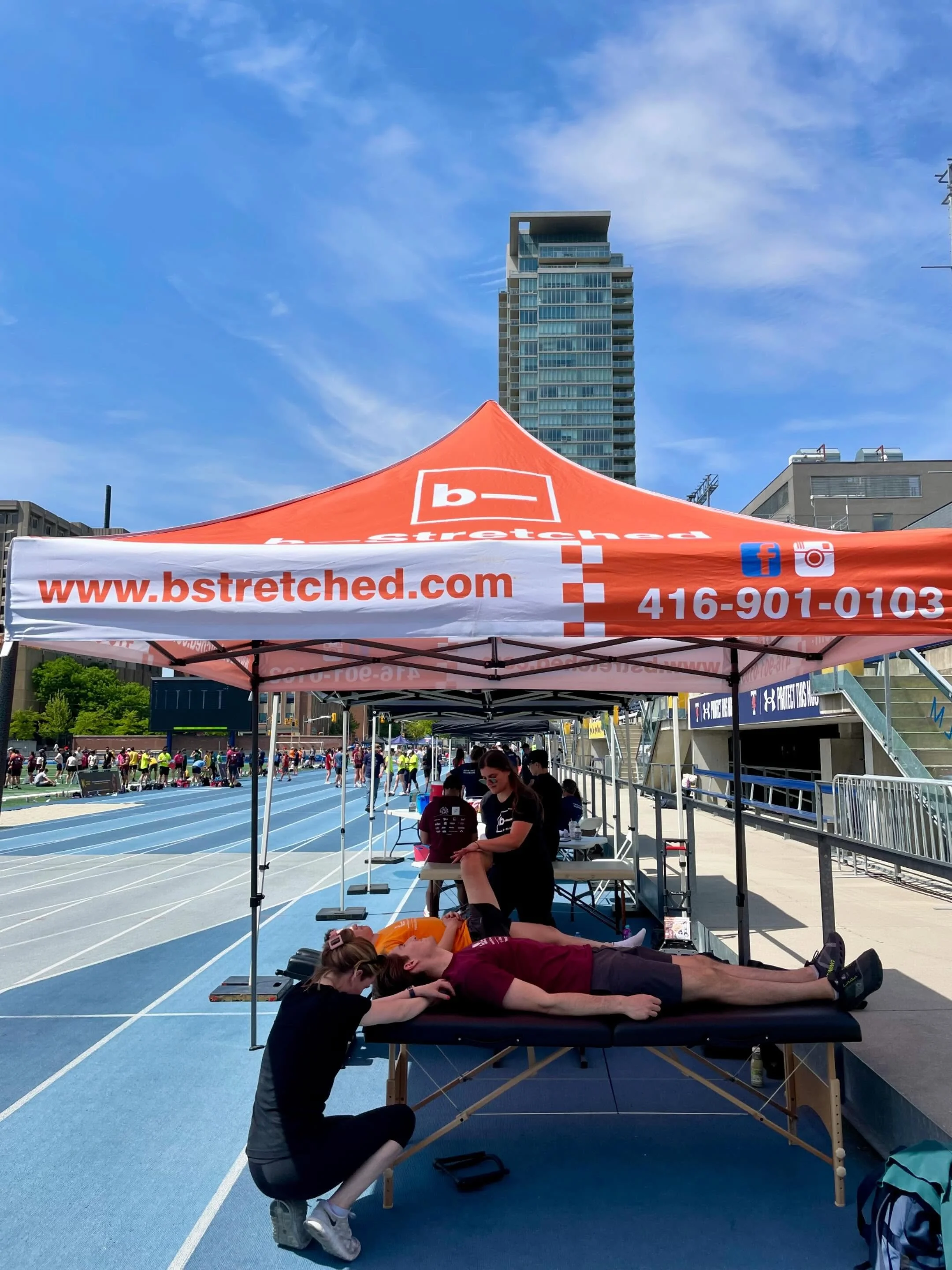Summer means on-site stretching at some amazing events 💪

Interested in offering stretch therapy with certified practitioners at your next event? 

Contact us via email at madeline@bstretched.com 🧡

#bwell #bstrong #bstretched 

www.bstretched.com