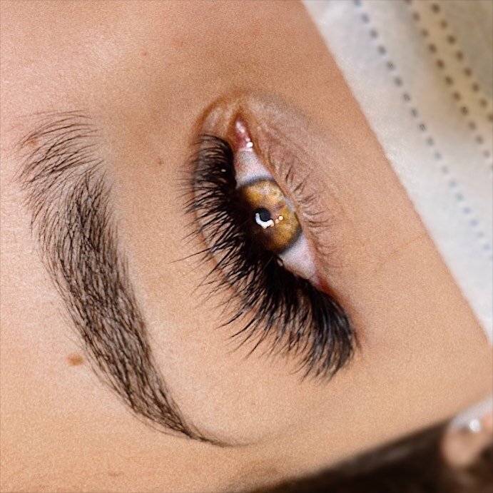 2021 is the year to start a new career! Message me for the deets! 

- - - -  Lash Trainings 2021 - - - -

▫️1-Day Lash Lift &amp; Tint Course on Jan 18th w/ @stunningbeautystudio - Fountain Valley, CA 
▫️1-Day Lash Lift &amp; Tint Course on Feb 24th 