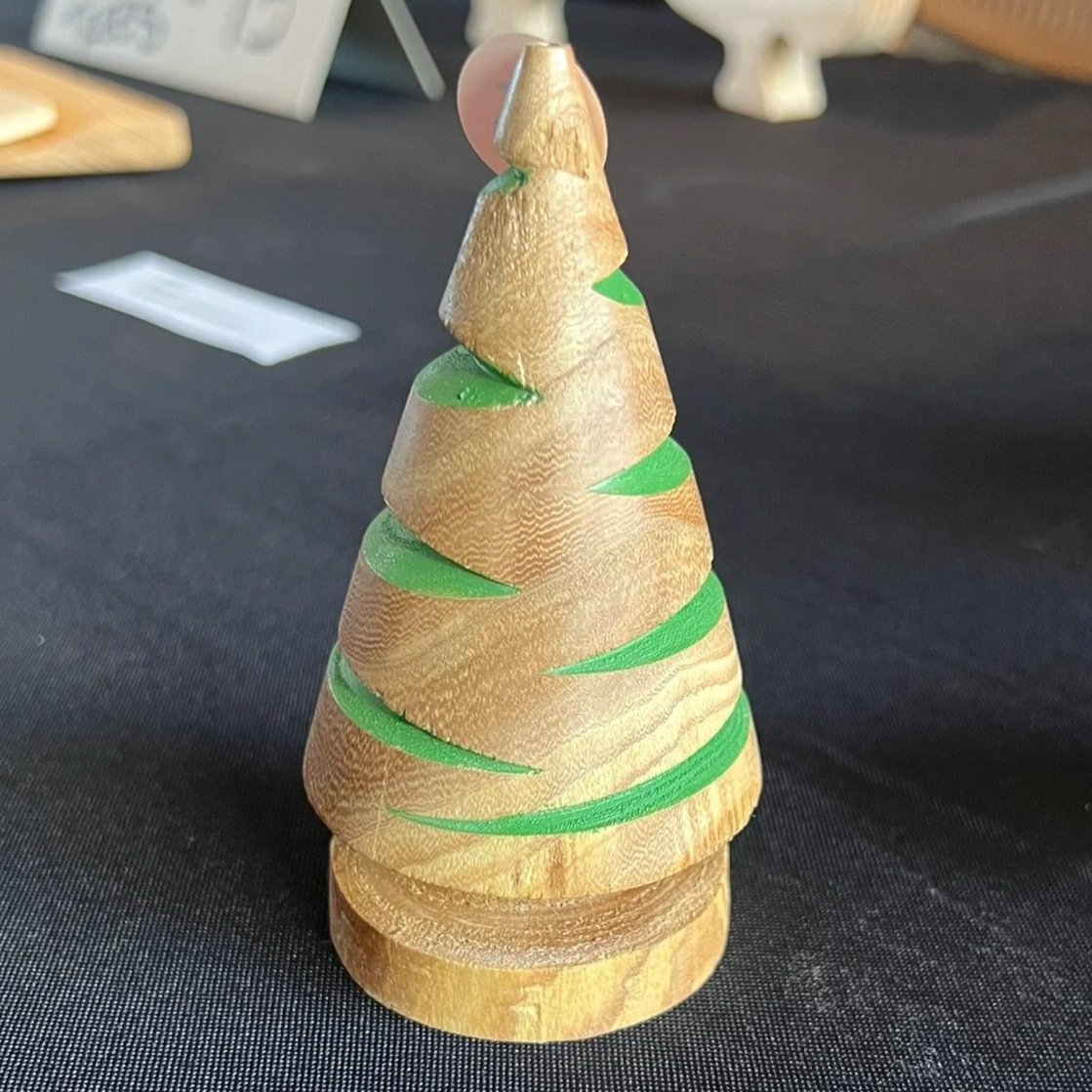 Minimalist Christmas Tree Decor