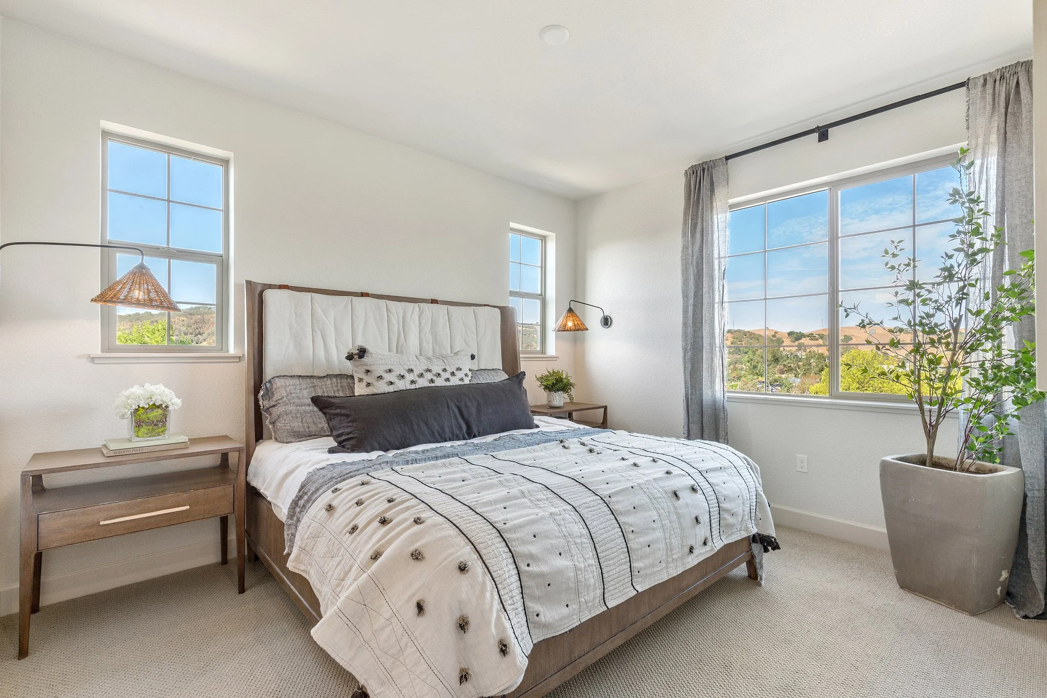 125-129-laurel-knoll-drive.49475.phr.025.web.jpg