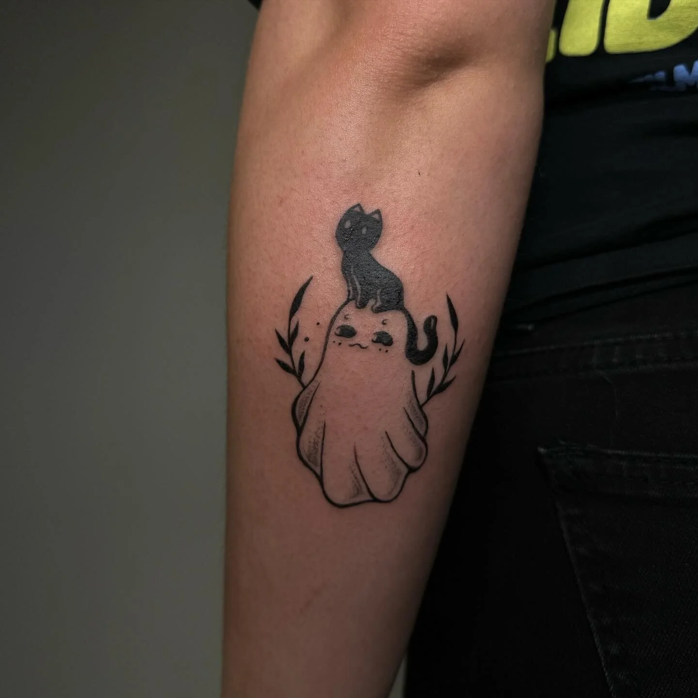 A little ghost friend 👻 It&rsquo;s always spooky season for us!

Made for @deborawithnoh @inkshot_tattoo 

#tattoo #ghosttattoo #tattooartist #miami #miamitattoo