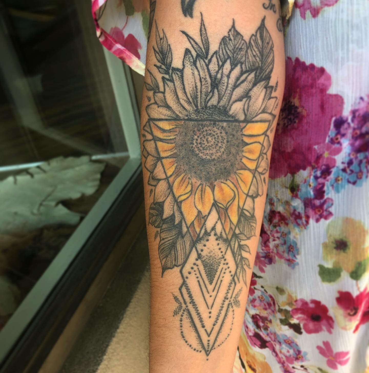Healed sunflower geometric piece from @kaitlynteressa