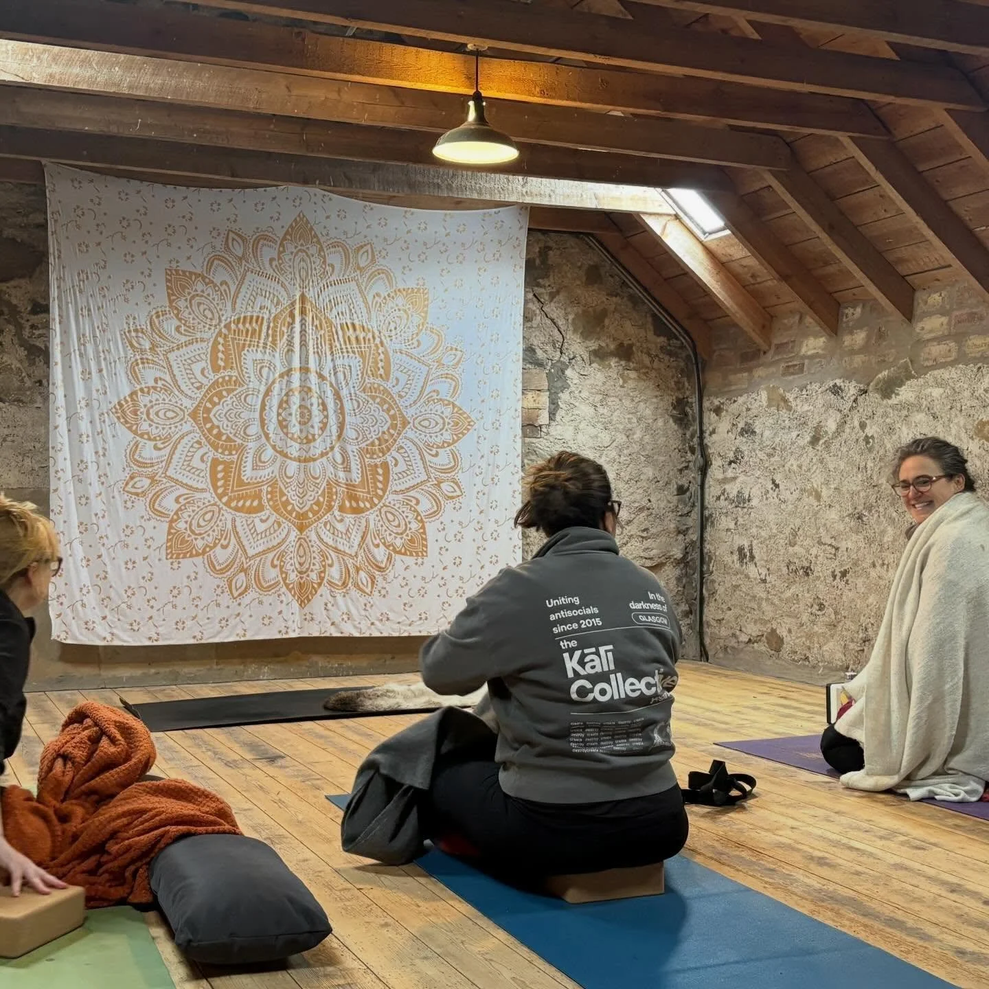 Take me back to @nina.vinyasa's gorgeous yoga retreat in the Borders 😭🩷

Yin, kimchi, sauerkraut, miso, meditation, kombucha, kefir, tacos, soup, cake, hatha, wine, fire, sheep, wild swims, walks, books, baths, overnight oats, pranayama, cheese toa