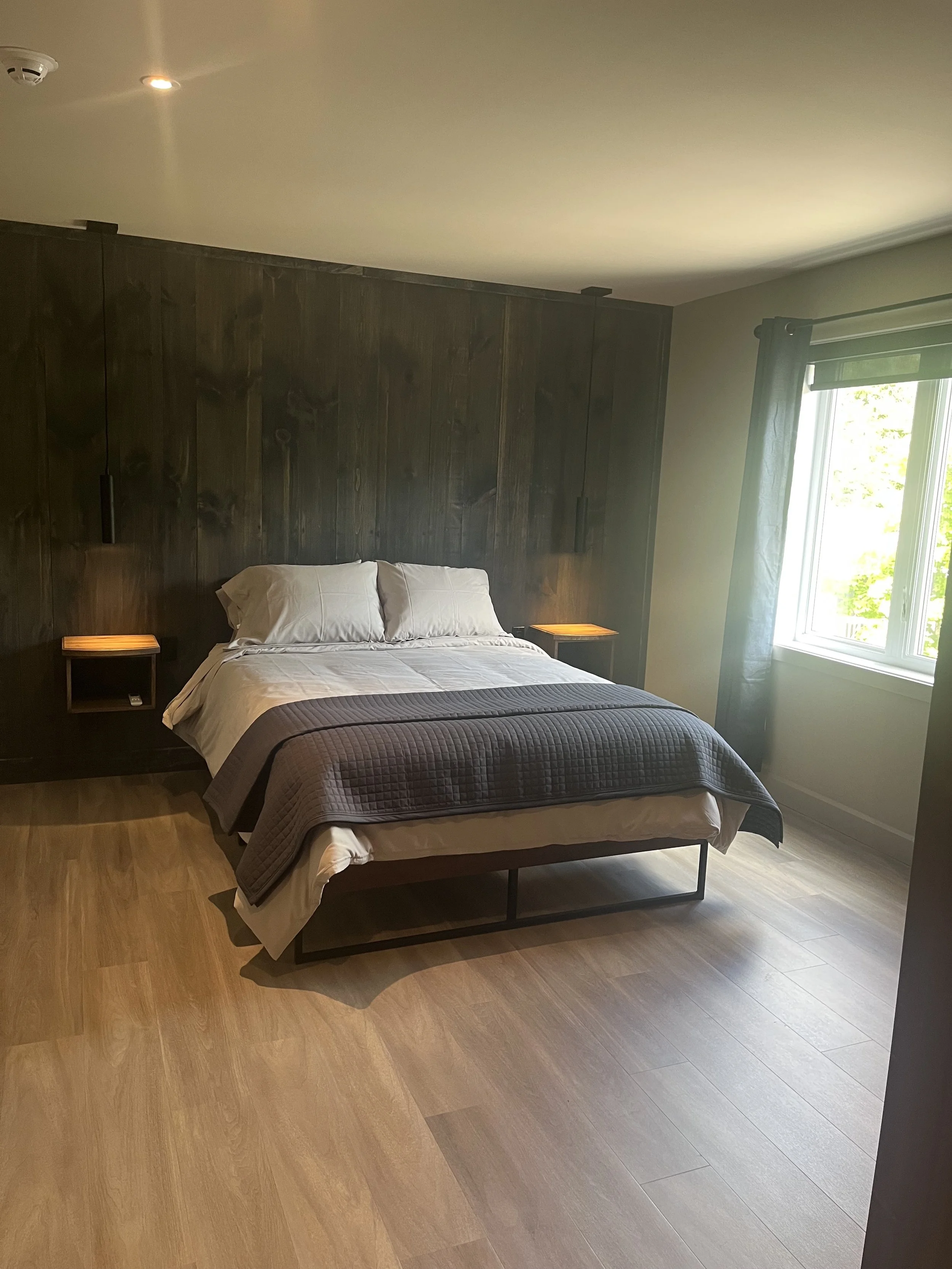 Chambre avec lit queen