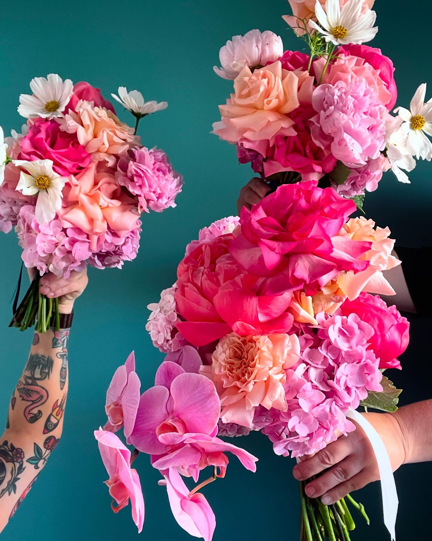 All arms on deck. 
(L🩷R)

#weddingdays #redhot #bouquets #springweddingflowers #peonies #roses #hydie #colourlove #brightbouquets #ourfaves #flowerjarmelbourne