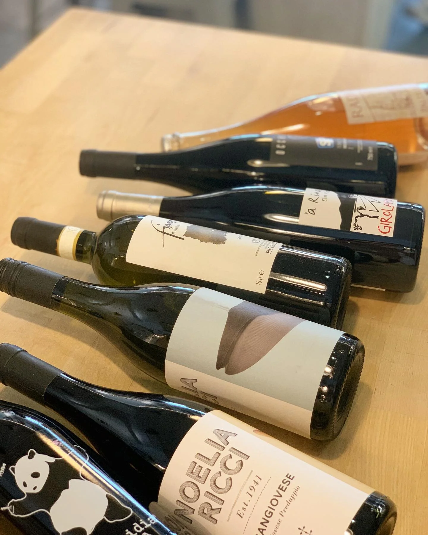 All natural wines from Italy now available!! 🤤 Grab a bottle and pair it with our pizzas 💯🔥 #onlyitaliano