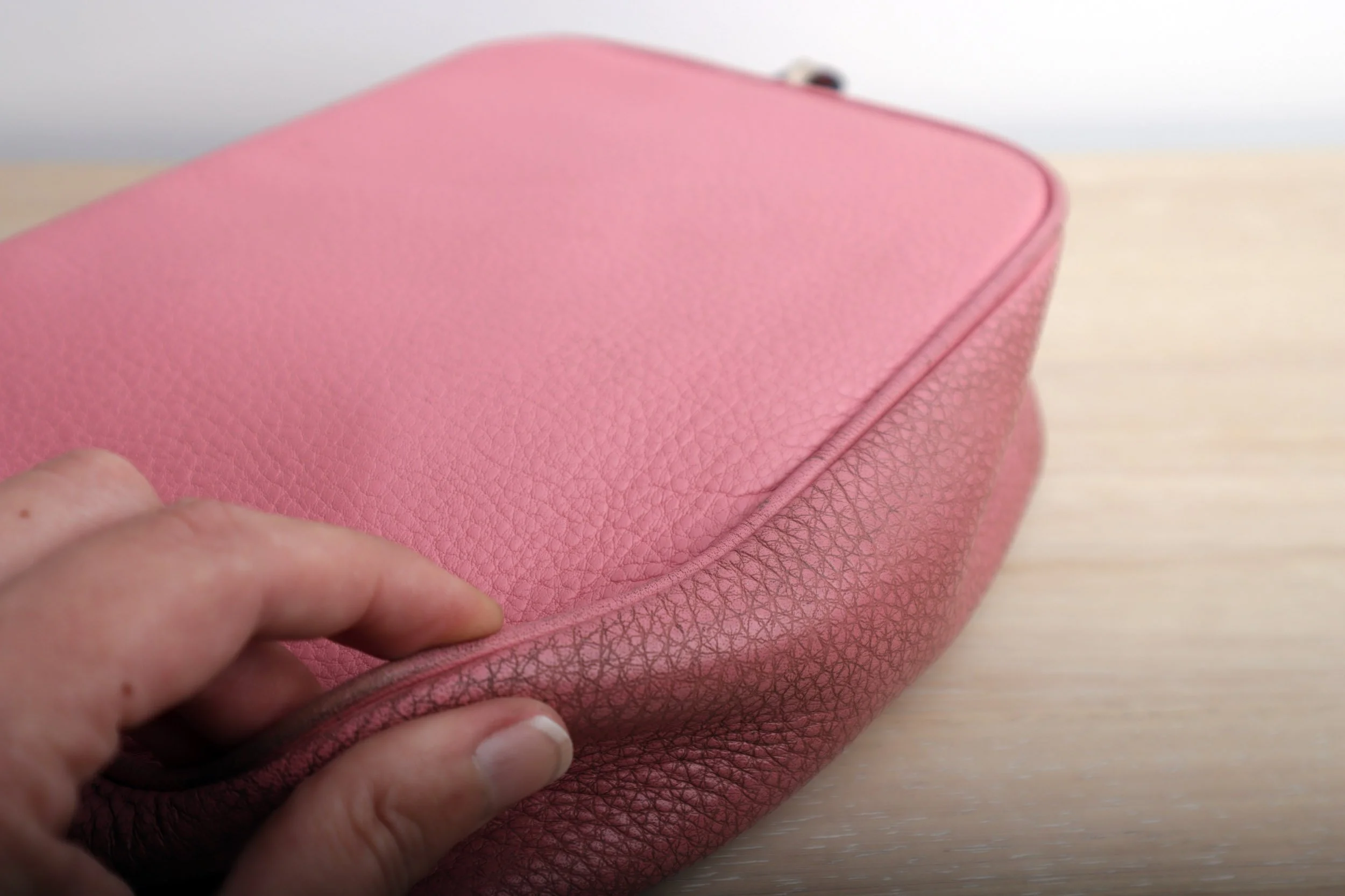 Gucci Pink Soho Bag underside mid clean v1 v2.jpg