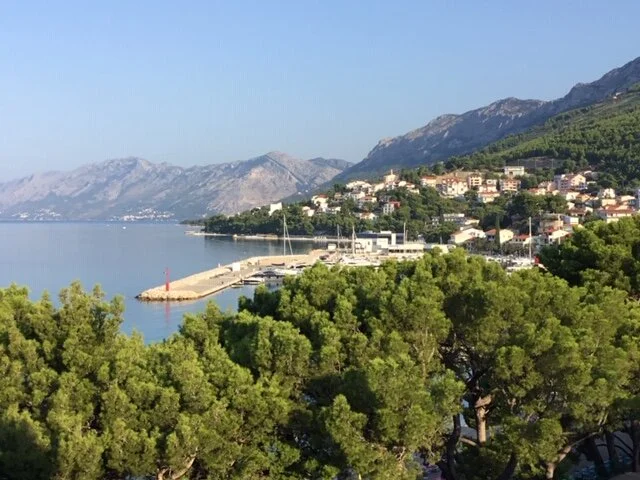 Hiking Tours in Europe with the “Bellas no Fellas”