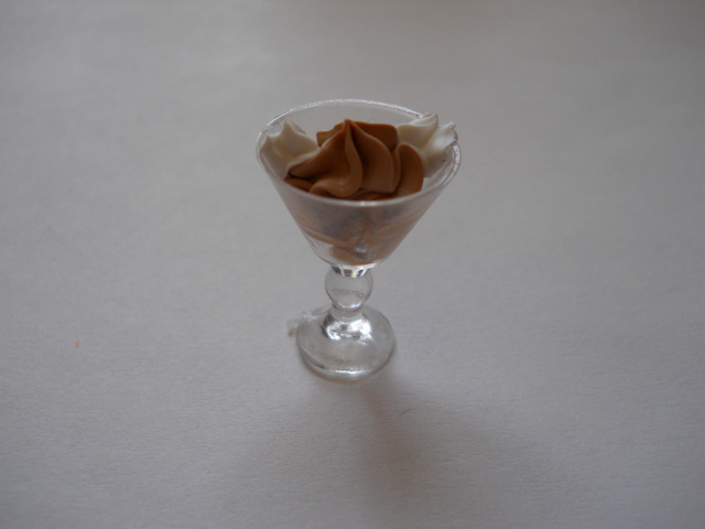 Ice Cream Sundae's with whipped topping