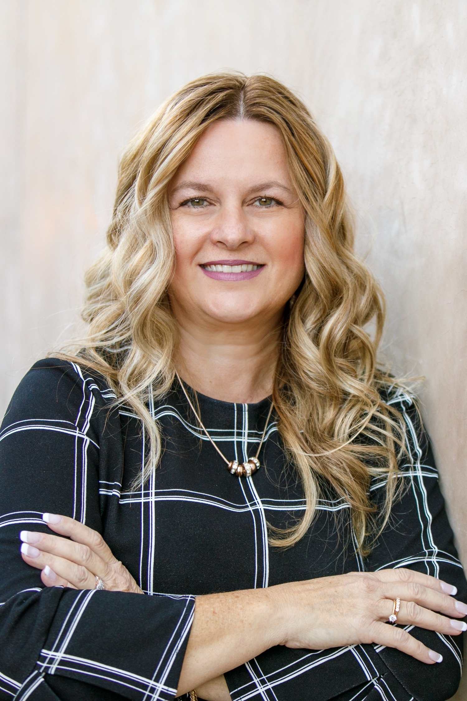 Cindy Ruelas Financial Controller Services