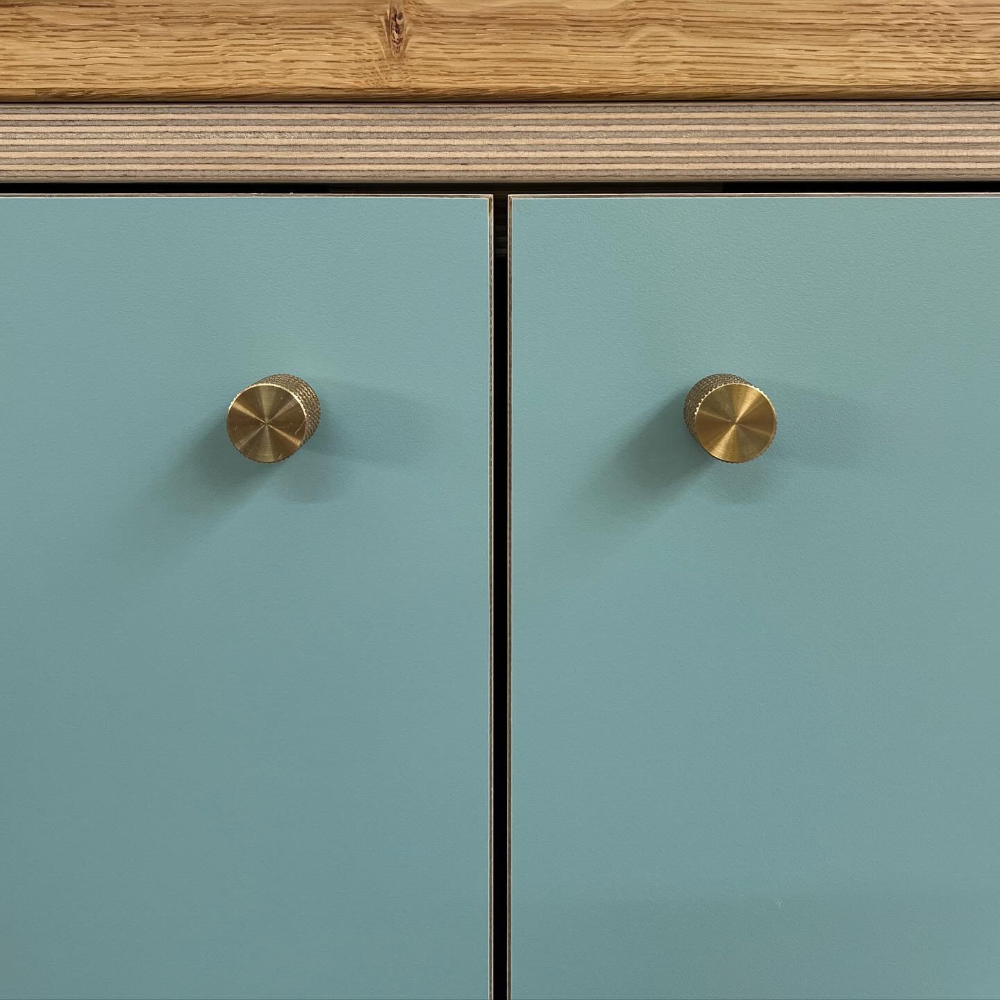 @formicagroupeu dusty jade and brass knobs from @dowsingandreynolds looking great together. #alltheappropriatehashtags