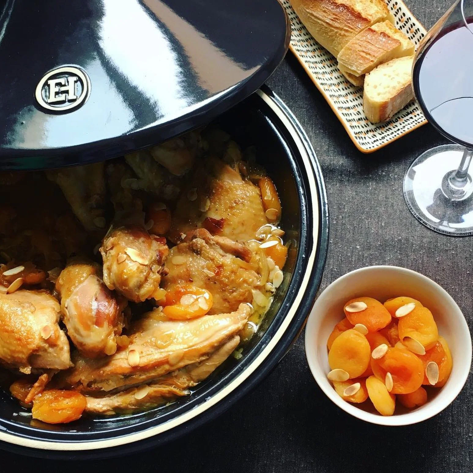  POULET AUX ABRICOTS &amp; AMANDES, FAÇON TAJINE