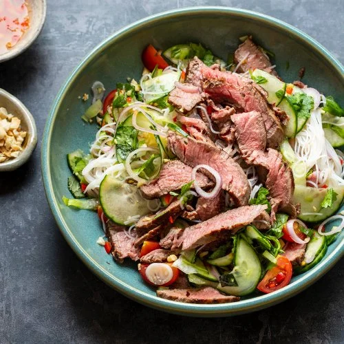 SALADE THAÏ AU BOEUF MARINÉ