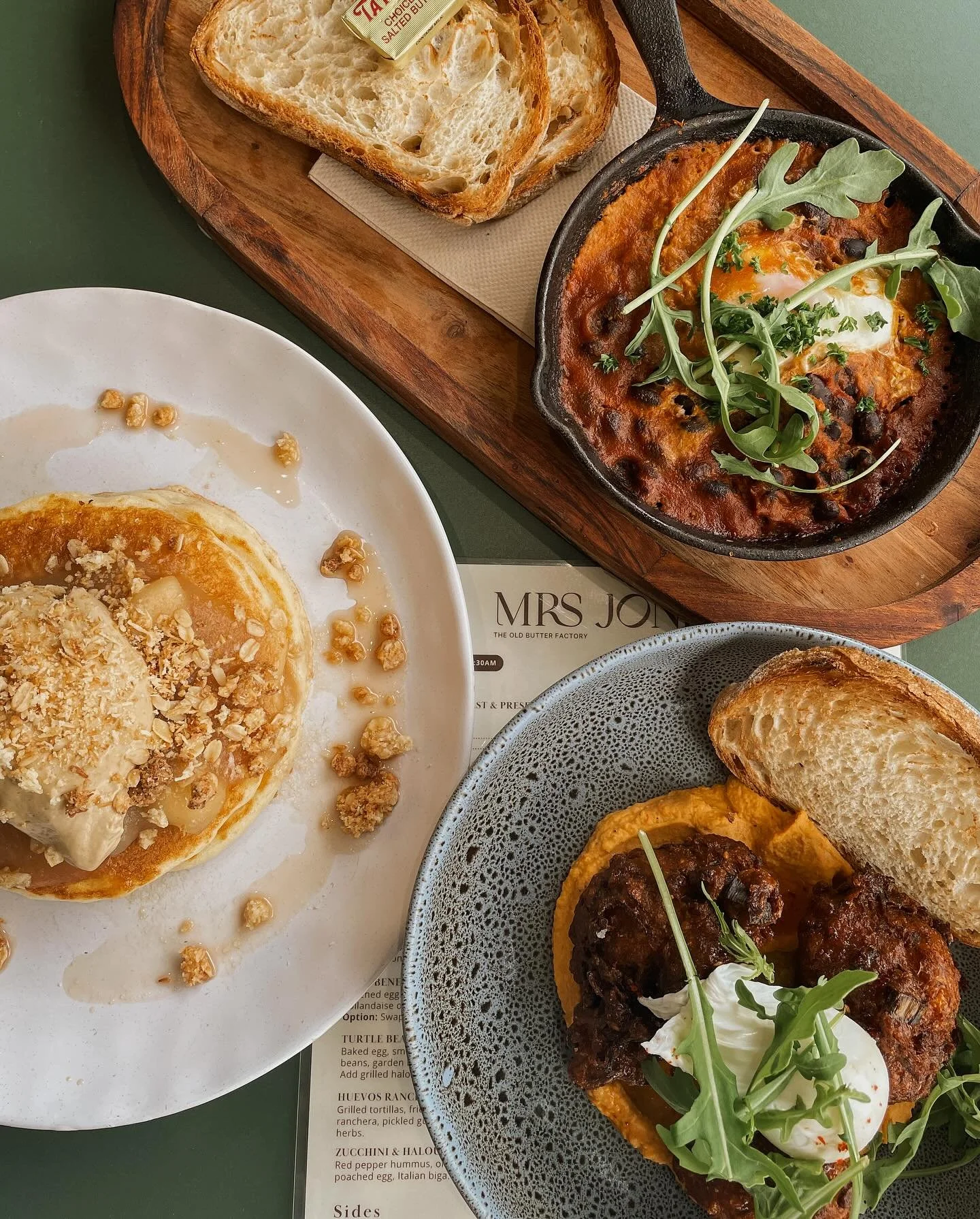 Saturdays in spring mean coffee in hand, wine glasses chiming, the food bell ringing, and the balcony buzzing with people. We hope to see you this weekend! 💚