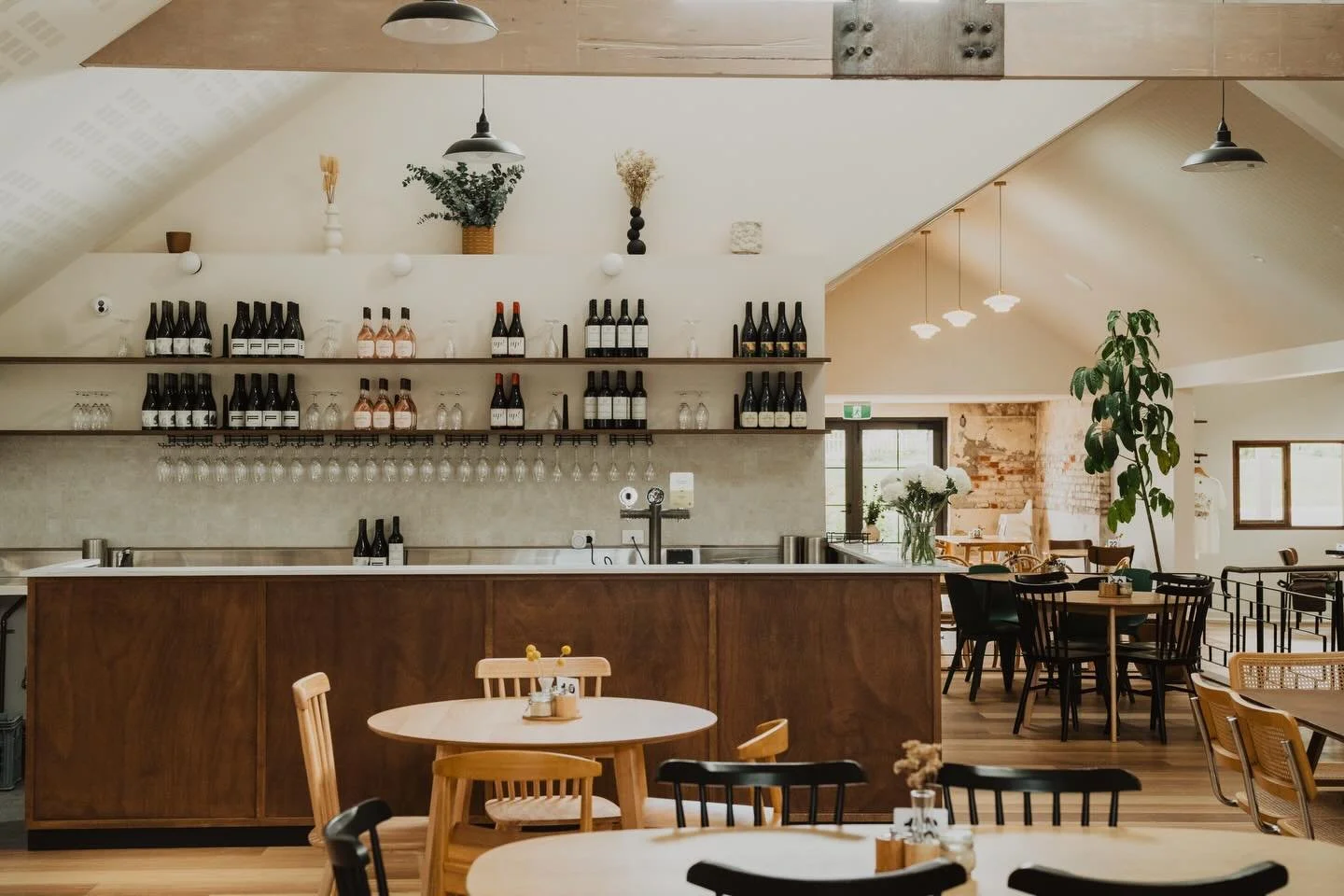 What a weekend! 💃🏼 🍷 

We&rsquo;re loving having everyone back at Mrs Jones and that you&rsquo;re loving our boozy lineup! Guinness, Singlefin and @lightsbeachbrewing are all on tap. Along with a wine list filled with many local favourites. 

Than