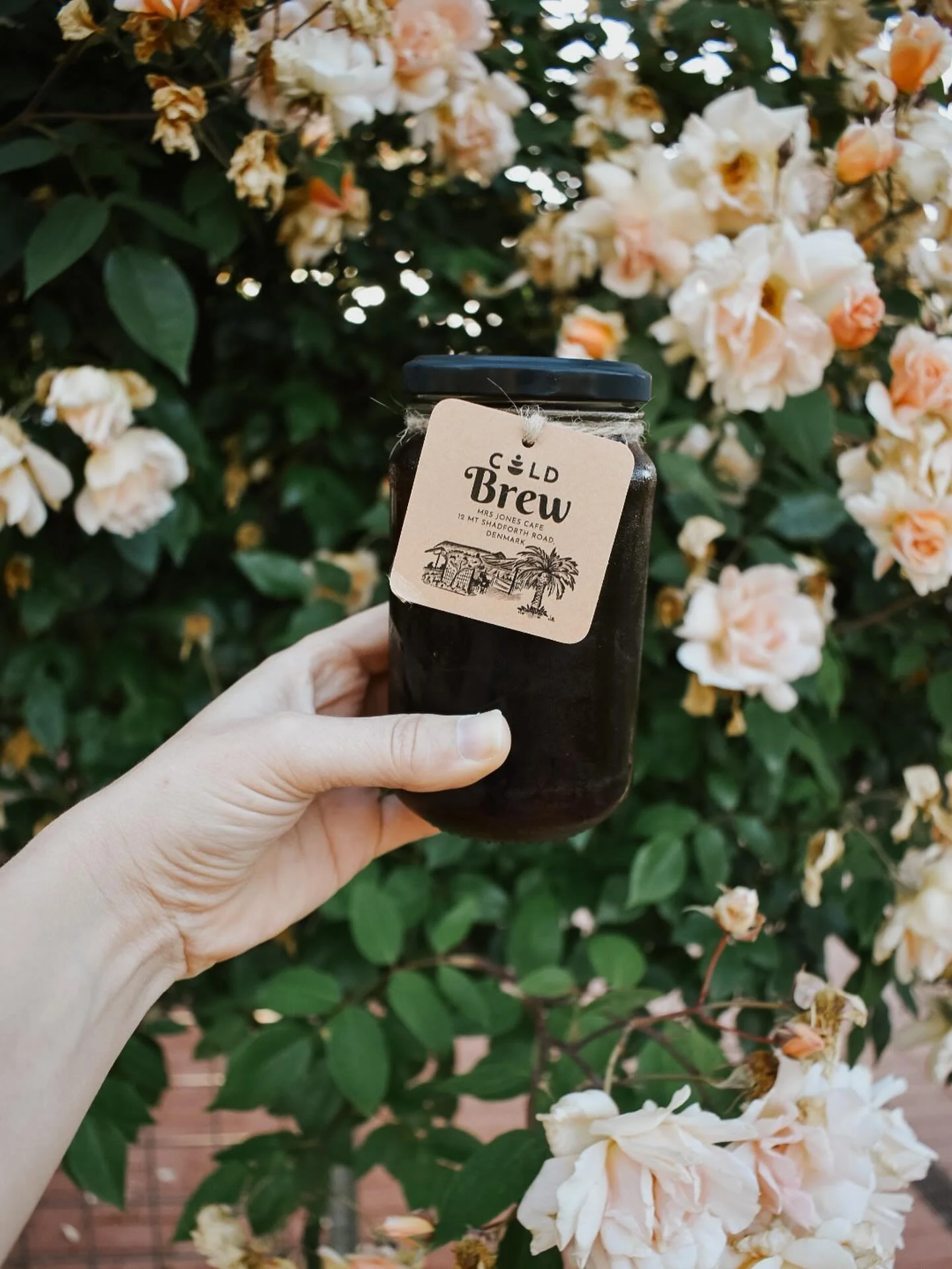It&rsquo;s the first day of Summer 🌺 

And this 33-degree day in Denmark calls for our house-made cold brew!

Slowly steeped overnight for smooth flavor and low acidity - it&rsquo;s gentle on the stomach and perfect for hot weather as a quick dine i