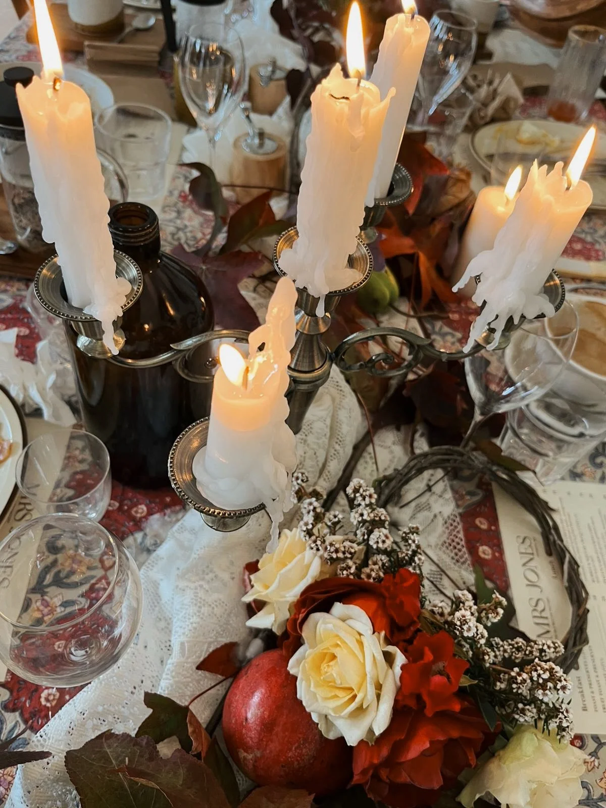 &ldquo;I live at Mrs Jones. So I just had to have part of my hens here.&rdquo; 🥺🥰🥀 

A Wuthering Heights theme done to perfection. 

Thank you to Leah and her girls. 

This area is our private dining room - which has been going down a treat as the