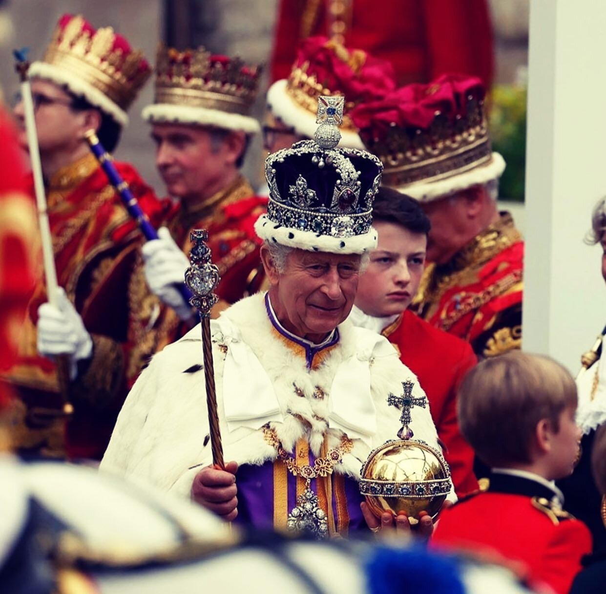 Our warmest wishes to His Majesty King Charles III on the occasion of his coronation. We raised a glass of @champagne_bollinger RD 1976 in celebration #LongLiveTheKing #kingcharlescoronation #kingcharles #kingcharlesiii #royalfamily #unitedkingdom #g