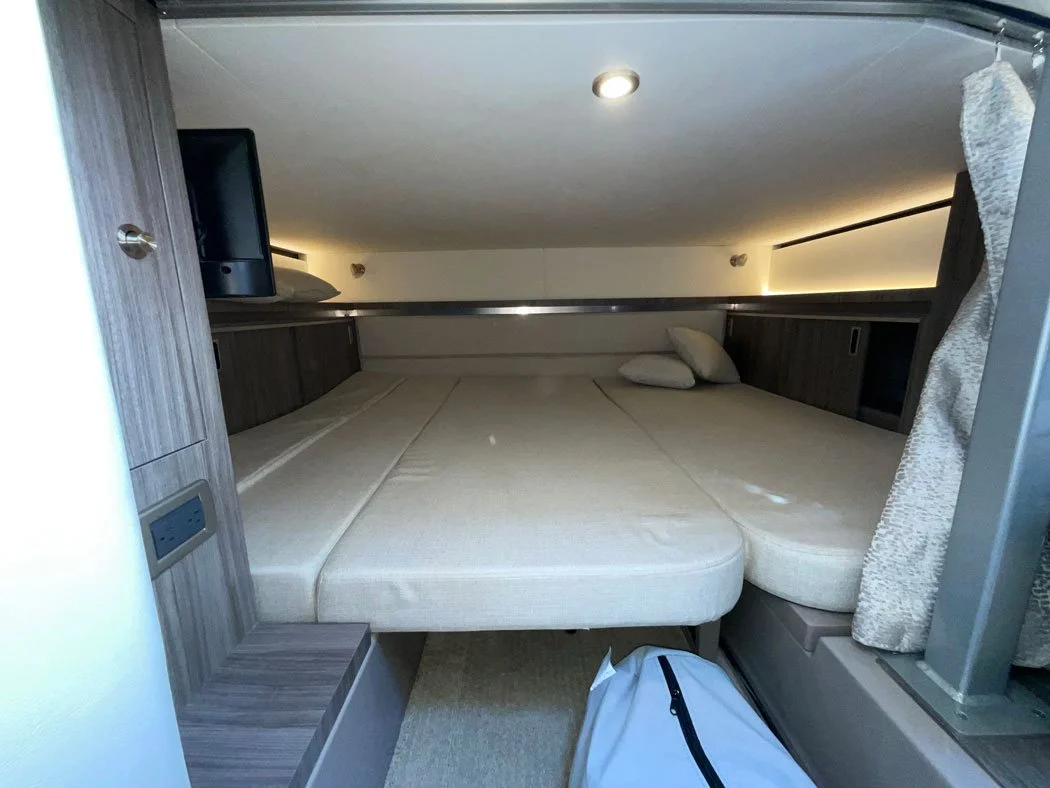 interiorSEARAY320DAMiami.jpg