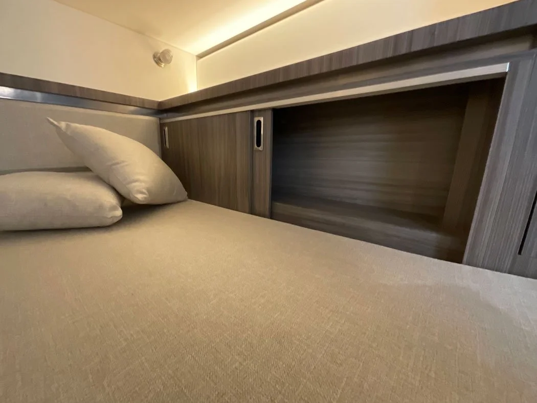 SeaRay320_interior.jpg