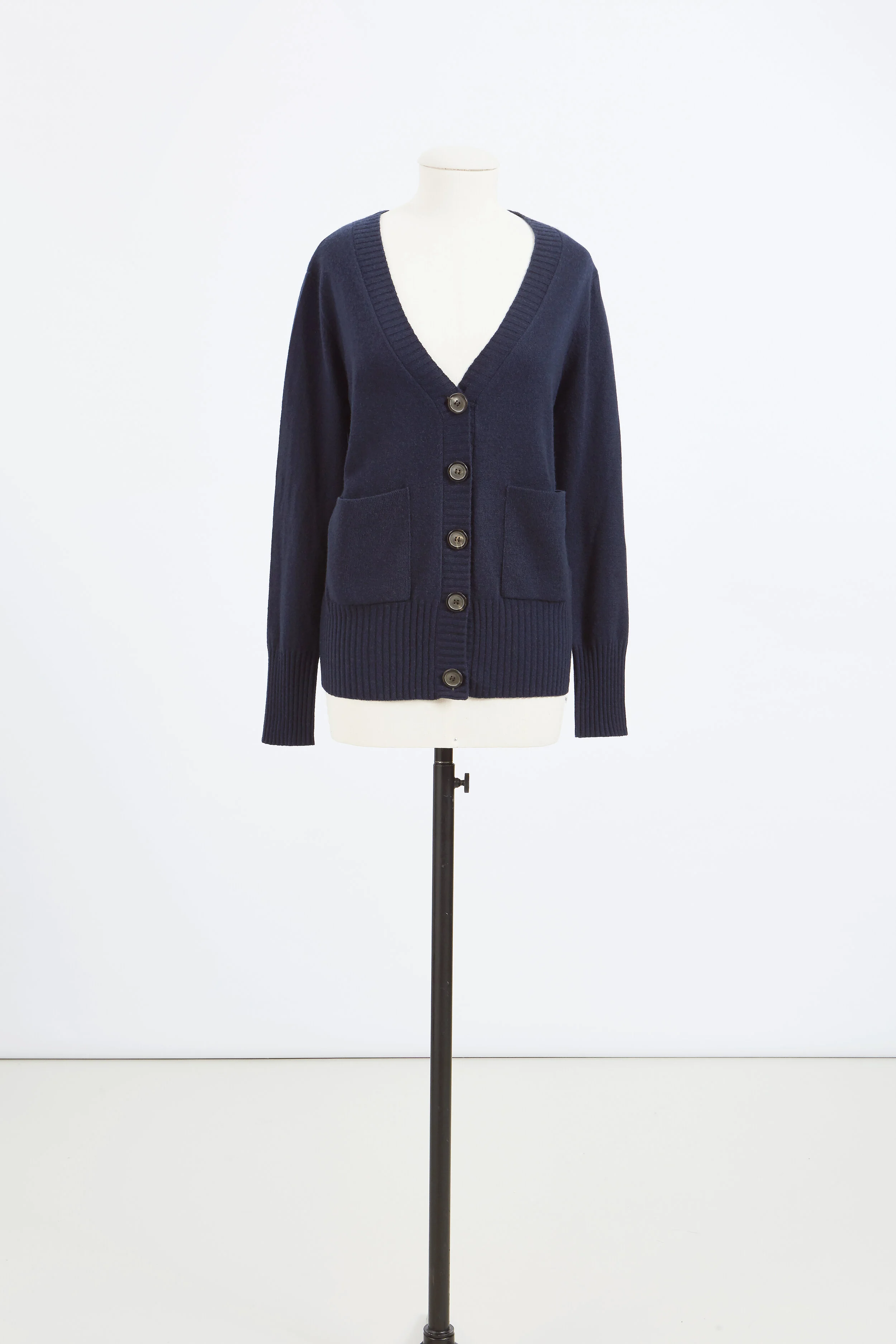 10. UNIVERSITY Cardigan_ 6.jpg