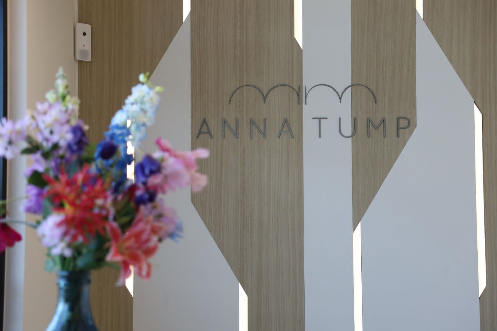 Anna Tump logo.jpg