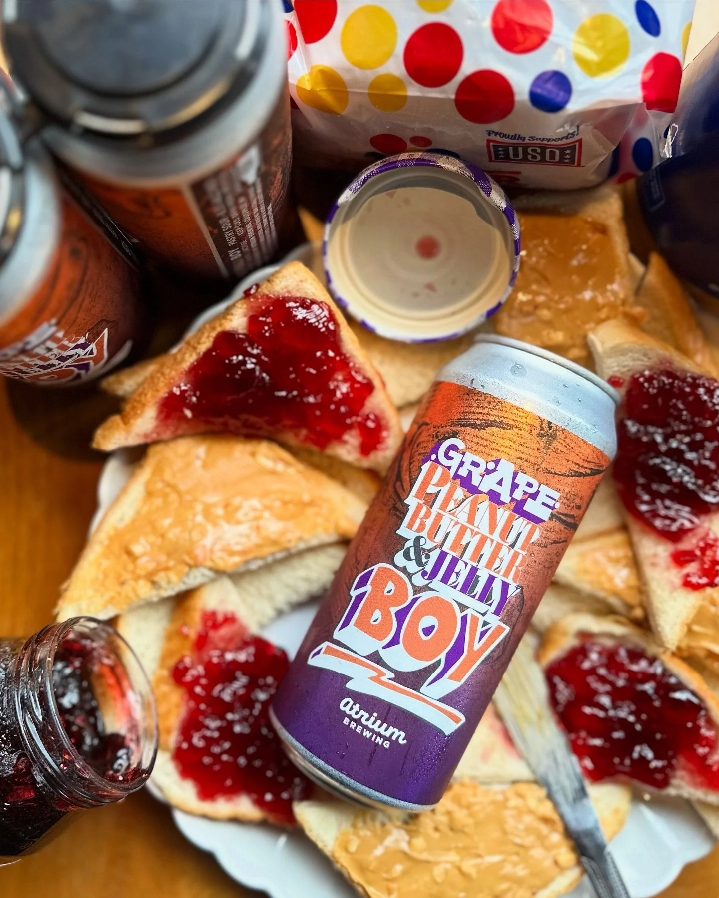 🍇🥜PEANUT BUTTER JELLY TIME🥜🍇
Wednesday(2/4)

🍇Grape PB&amp;J Boy🥜
Pastry Sour - 6.5%

Peanut Butter &amp; Jelly Boy is back and better than ever, this time with the addition of Concord grape.  We started with our signature Pastry Sour base, the
