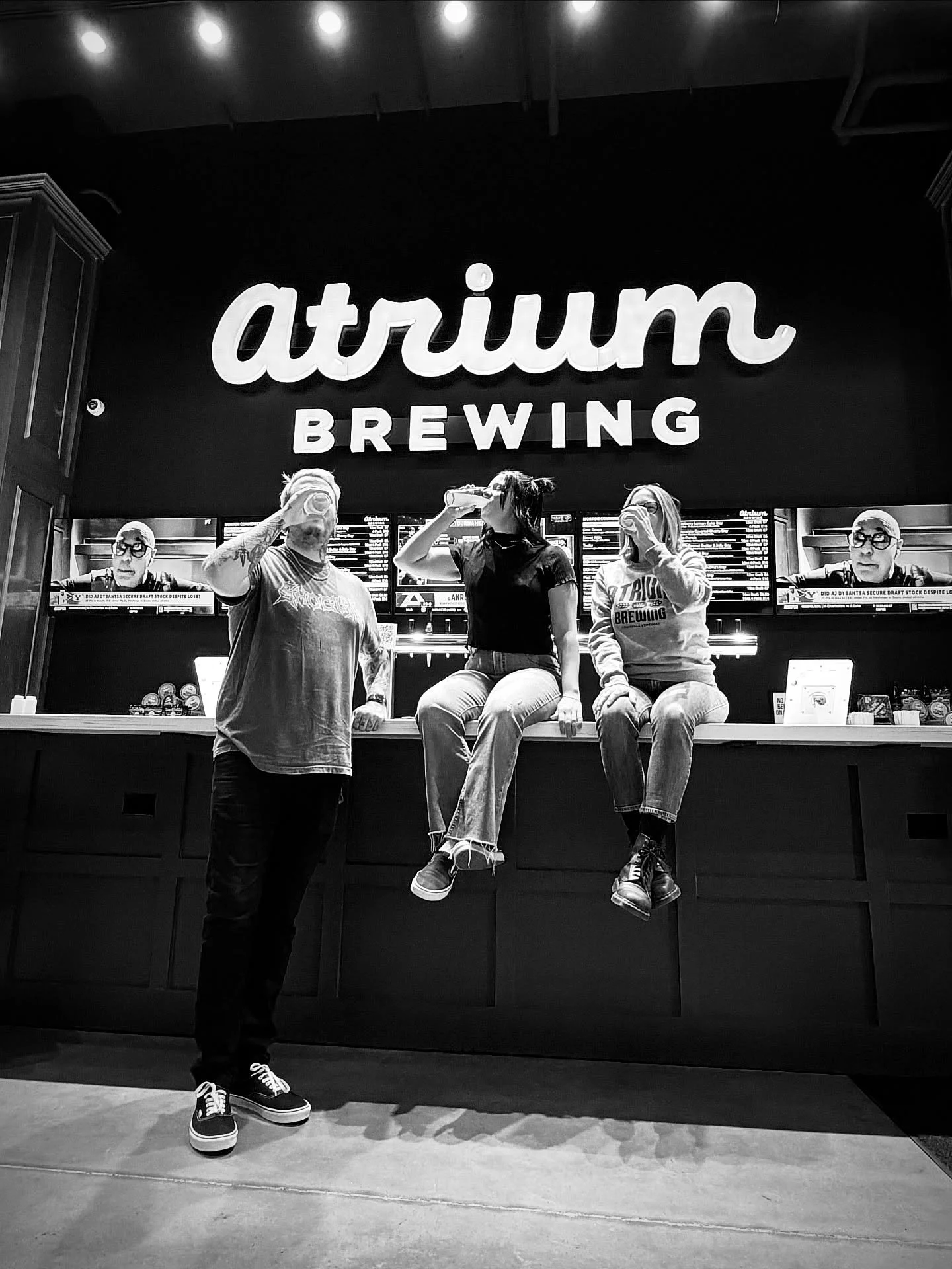 🖤NORTON COMMONS IS BACK BABY🖤
Friday(3/20)

We made it y&rsquo;all. Our Norton Commons Taproom is officially BACK IN ACTION. We&rsquo;ve cleaned, repaired, and prepped the taproom back into tip top shape.

The restoration team @purofirstdisasterlou