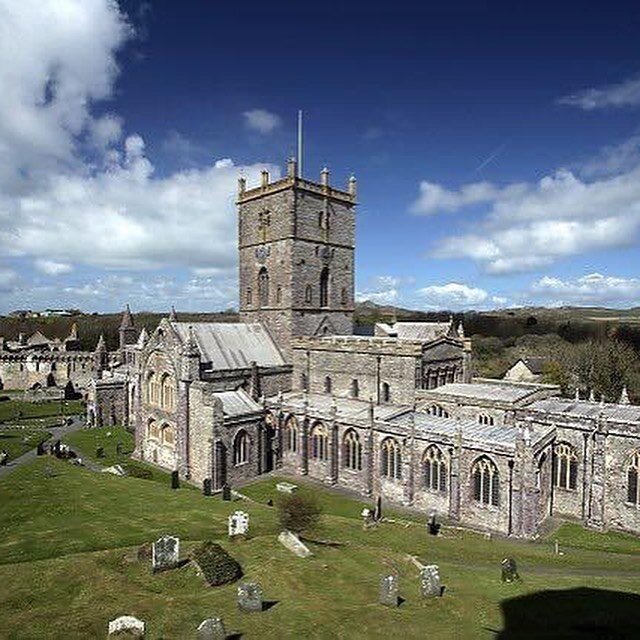 A wonderful opportunity for a young organist. Many Organ Scholar posts have already been filled and a few are not being offered due to the pandemic, so if you are still looking for a post read on!

The Dean and Chapter of St Davids Cathedral wishes t