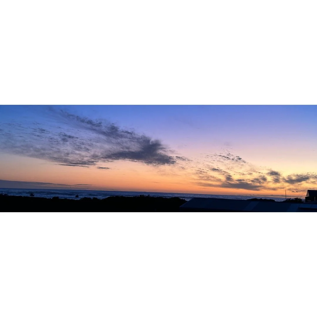 An incredible sunset on the coast in South Australia.⁠
#Livemusic #Livemusicbrisbane #Music #Acousticmusic #Livelooping #Loopingartist #Musician #Musicianlife #Brisbane #brisbanecity #picoftheday #songoftheday #beeroftheday #guitar #acousticguitar #g