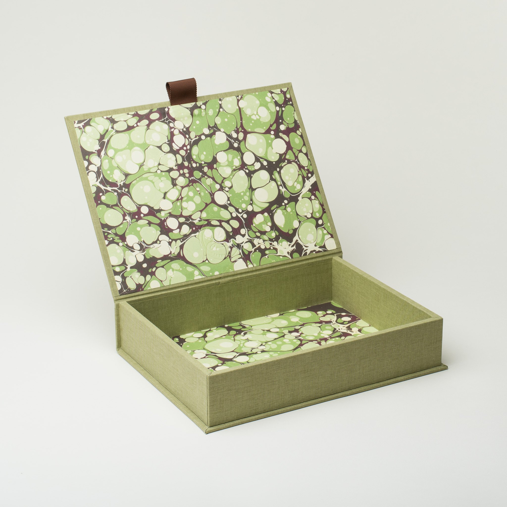 LucyBerridgeInteriors-SmallBox-Linen-Meadow-Open.jpg