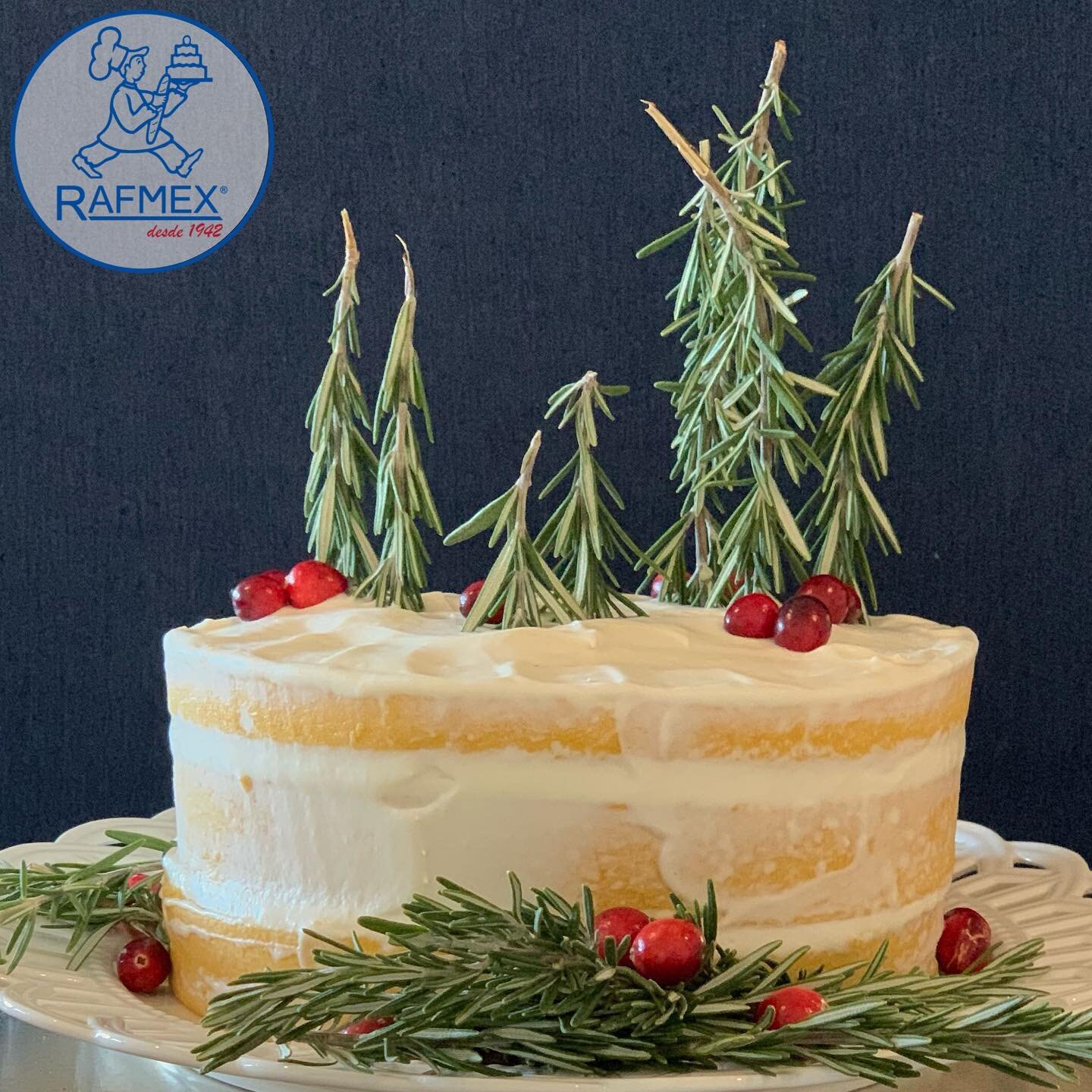 🔴🎄Te dejamos nuestra receta de esta semana: Pastel Navide&ntilde;o de Tres Leches, ve el video en YouTube de Rafmex‼️
Consigue los ingredientes Rafmex en link de bio.