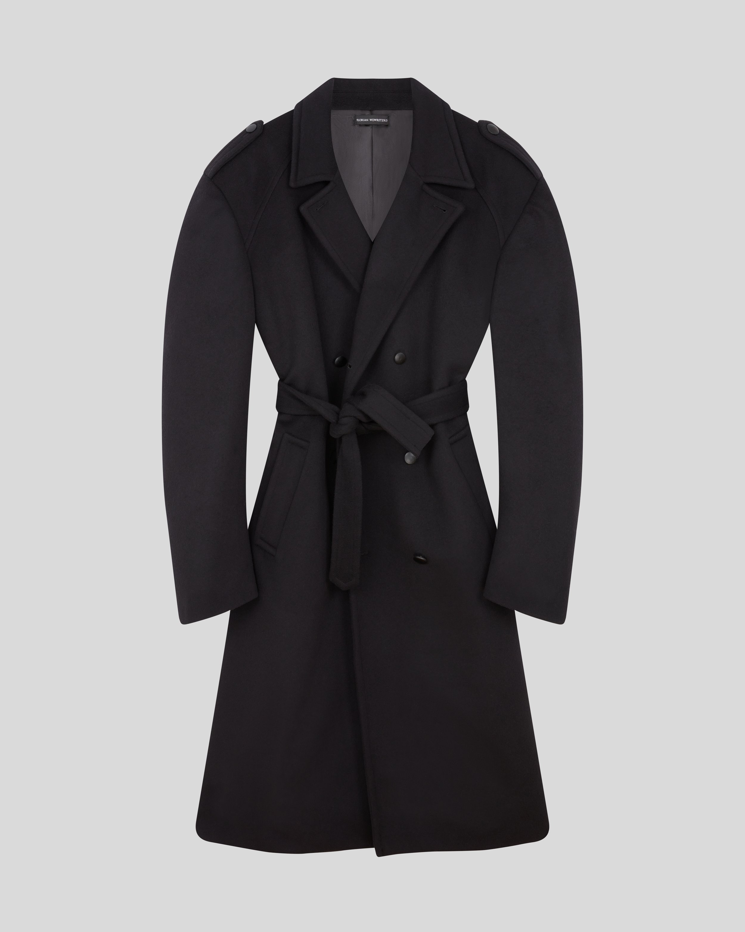 AW23-FW23C_02.jpg