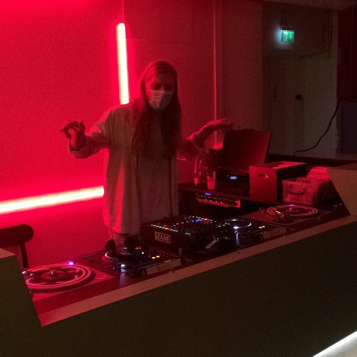 Tv-kilpailuohjelma Masked DJ #pienbrewpub #discokellari