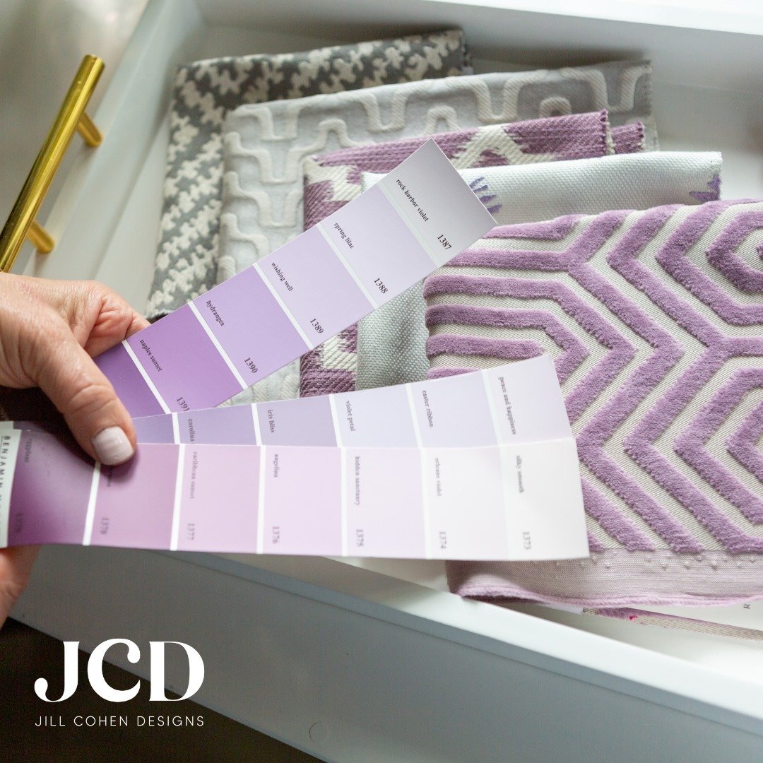 They say the color purple calms the mind, makes us feel nurtured and encourages imagination. Such a dreamy color palette means only sweet dreams for this little client in her new bedroom. ⠀⠀⠀⠀⠀⠀⠀⠀⠀
⠀⠀⠀⠀⠀⠀⠀⠀⠀
@jillcohendesign #sweetdreams #purple #col