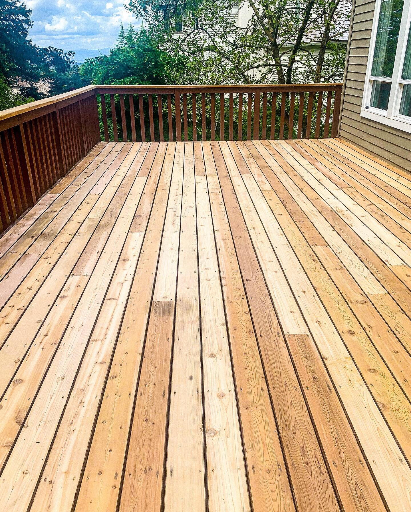 Another before and after. We love transforming a deck like this that looks like it needs to be rebuilt. Let us help you transform the floor in your home. .
.
.
.
.
#nwprohardwood #hardwoodrefinishingportland #flooring #freeestimates #portlandsmallbus