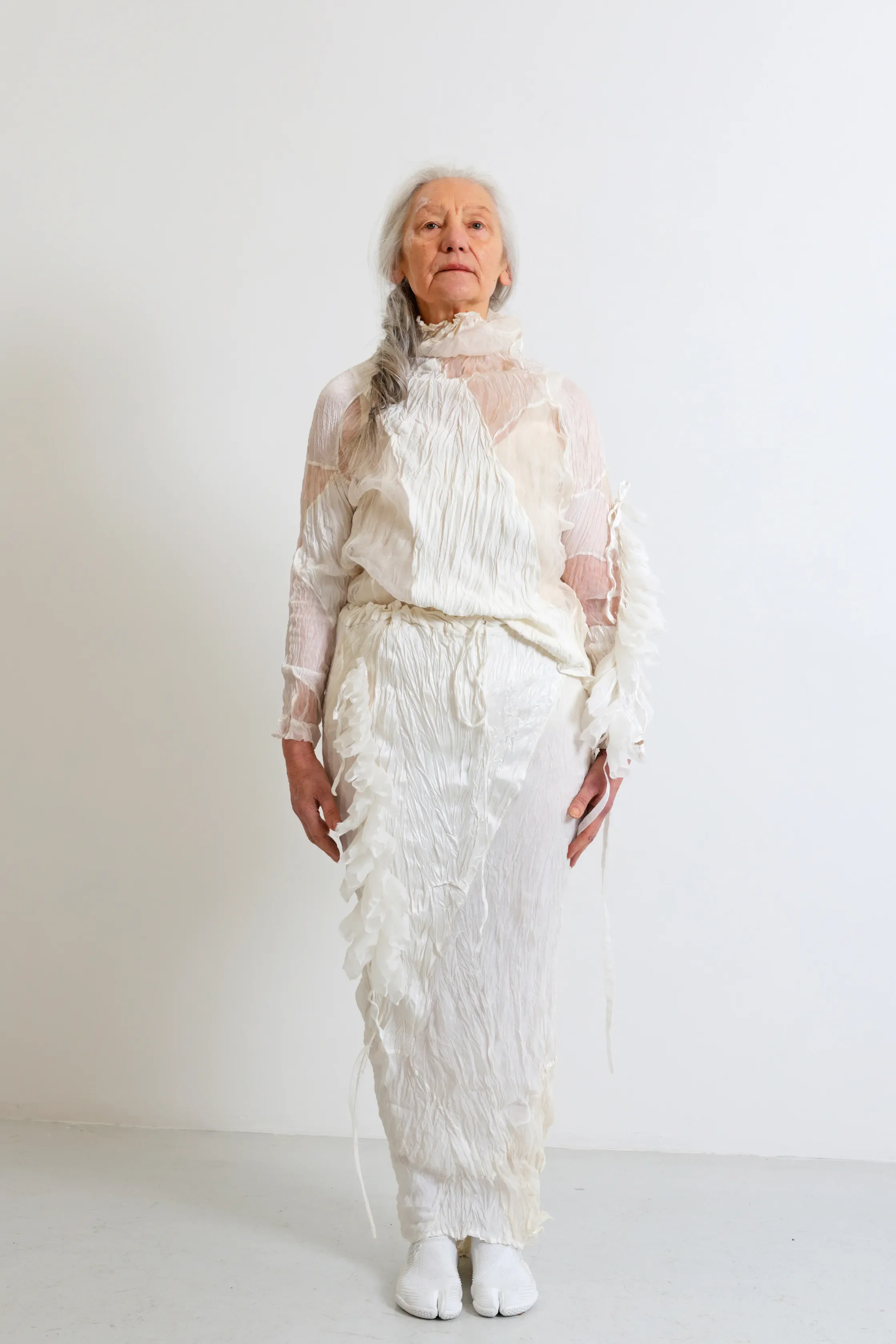 00006-phoebe-english-fall-2026-ready-to-wear-credit-brand.jpg.webp