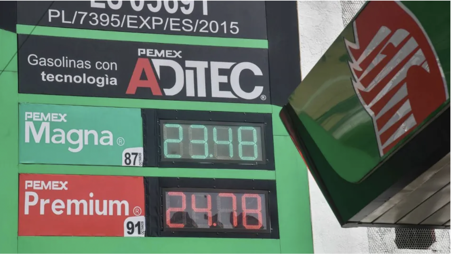 Sheinbaum descarta aumento en el precio de la gasolina durante 2026