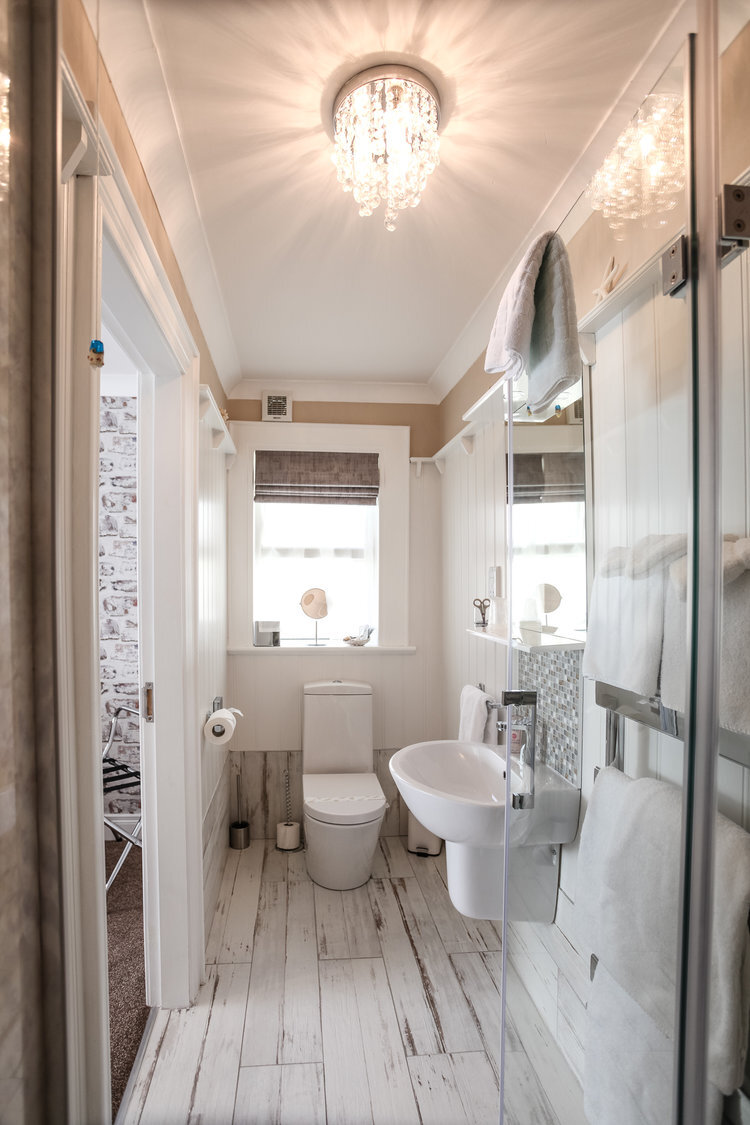 Annvershiel House B&B, Portrush. 5 minute walk to West Strand Beach.