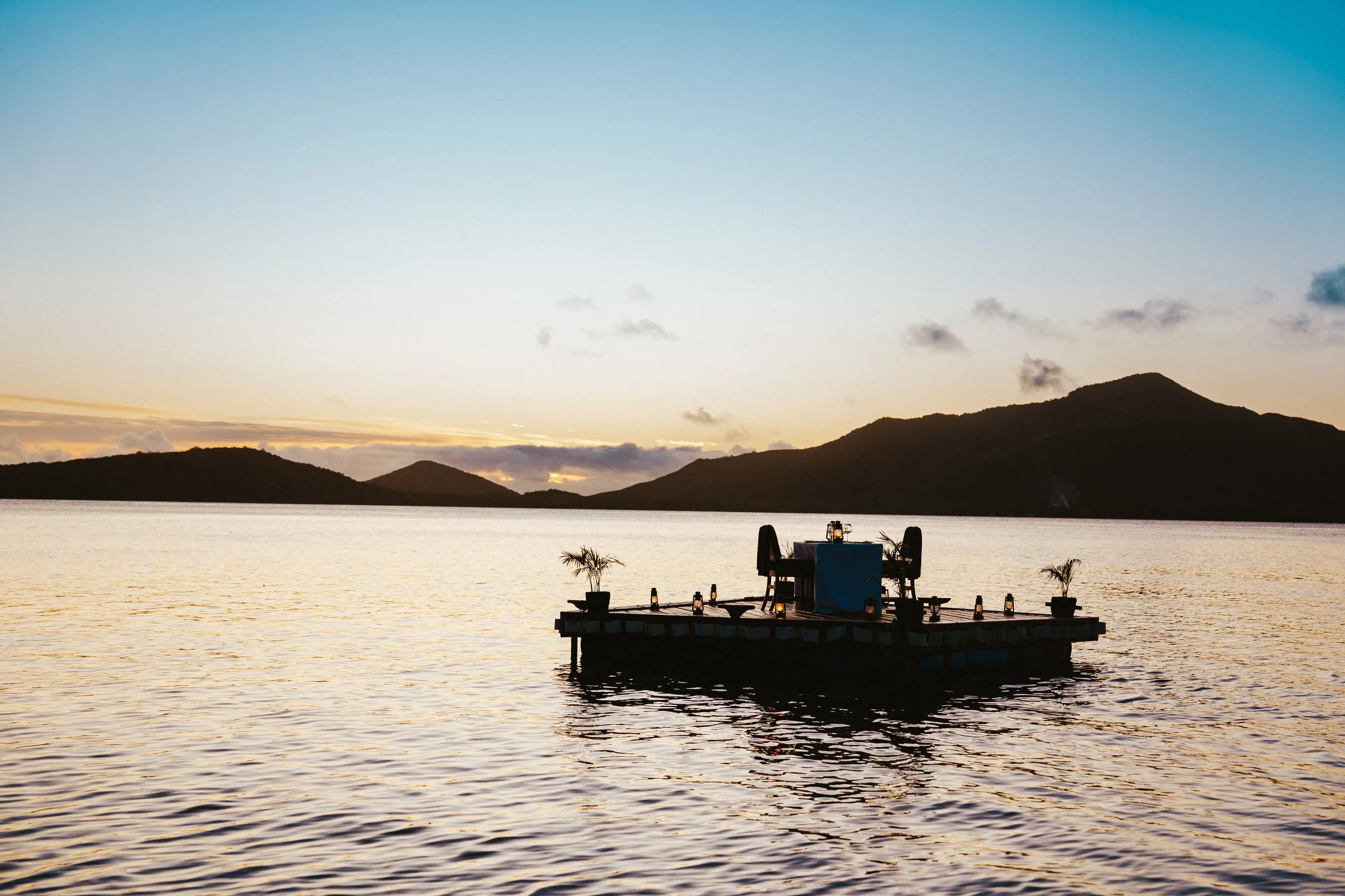 pontoon-dine-out-turtle-island-fiji.jpg