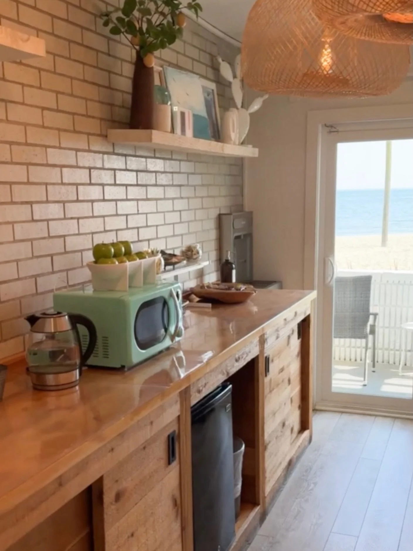 Enjoy our beachside kitchen. Even your quiet moments deserve a beautiful setting.