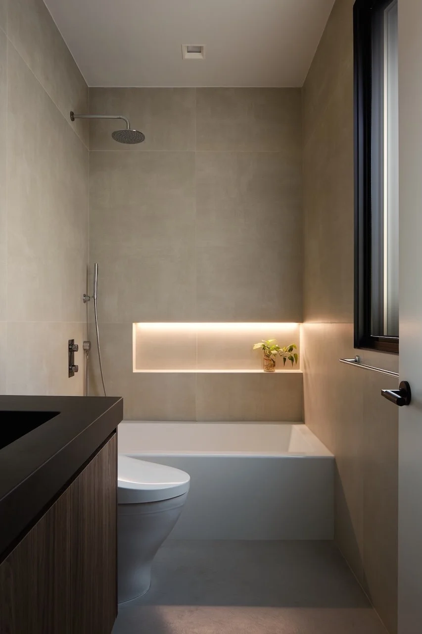 11 - Shawnee Guest Bath 1.jpg