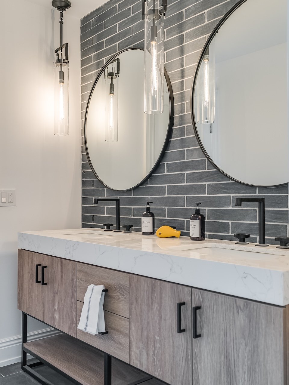 16 - Delwick J&J.jpg