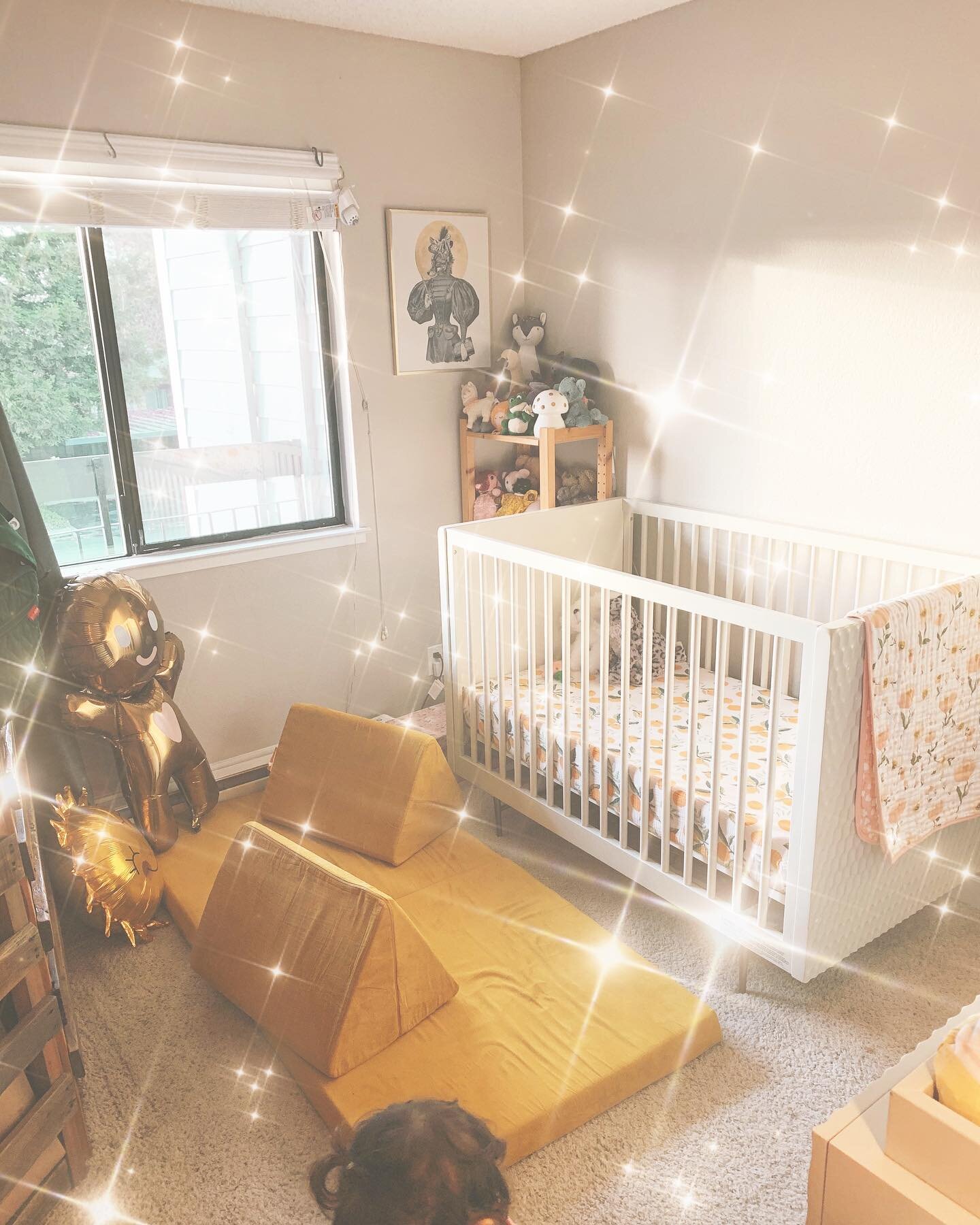 DEEP CLEANING SCHEDULE: I&rsquo;ve been working on a detailed deep cleaning schedule and blog post to start 2021 off fresh! So far, this is the only fully clean room in my house, but I believe in taking your time and perfecting it 😻 - BRYNNE