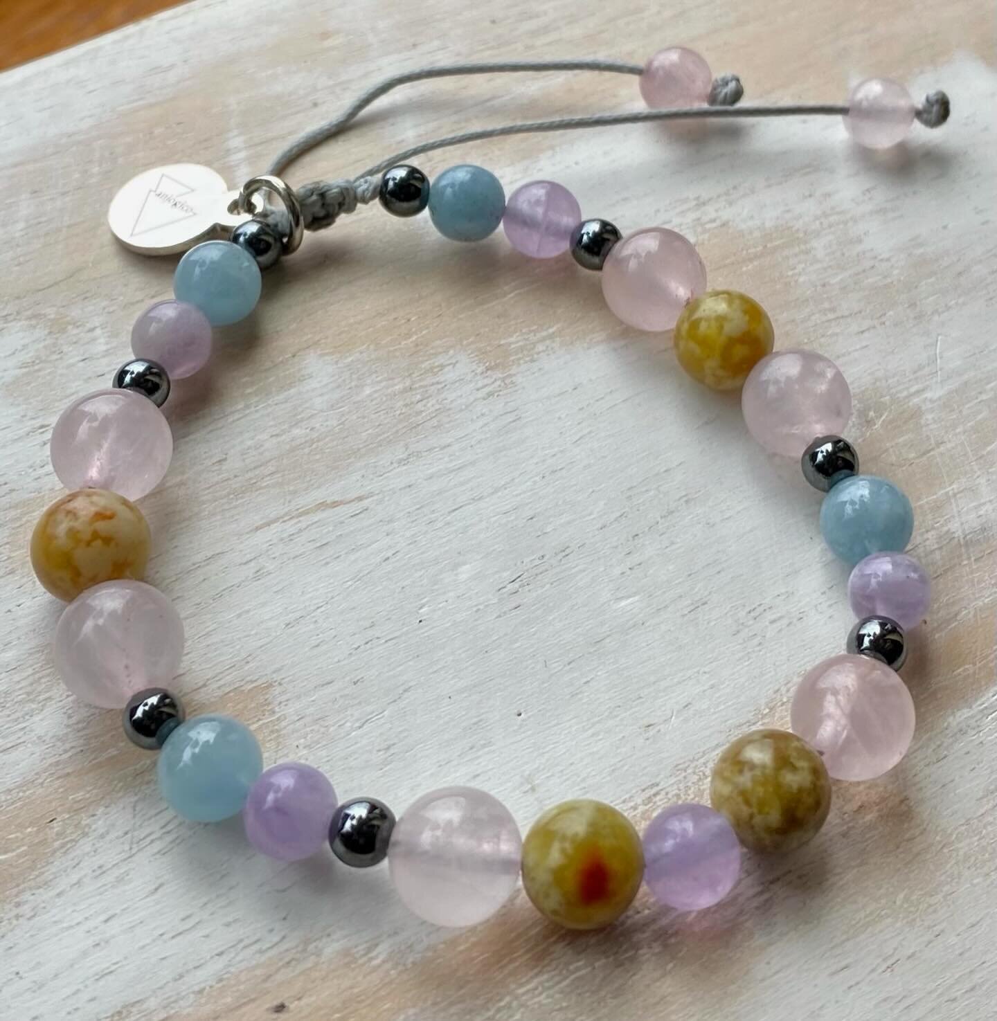 another custom pull-style bracelet comin&rsquo; right up 💃🏼 this one includes lavender quartz, serpentine, rose quartz, aquamarine, and hematite 💎 as always, DM to get yours! 🤍