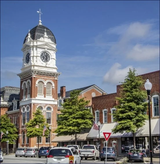 A photograph of the historic covington georgia courthouse